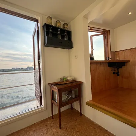 Bed & Breakfast Casey's View House Boat Amsterdam