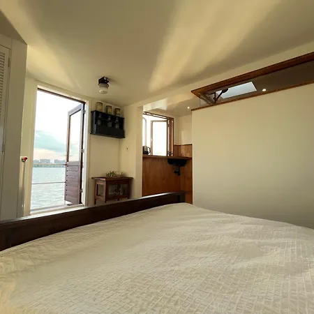 Casey's View House Boat 住宿加早餐酒店 阿姆斯特丹