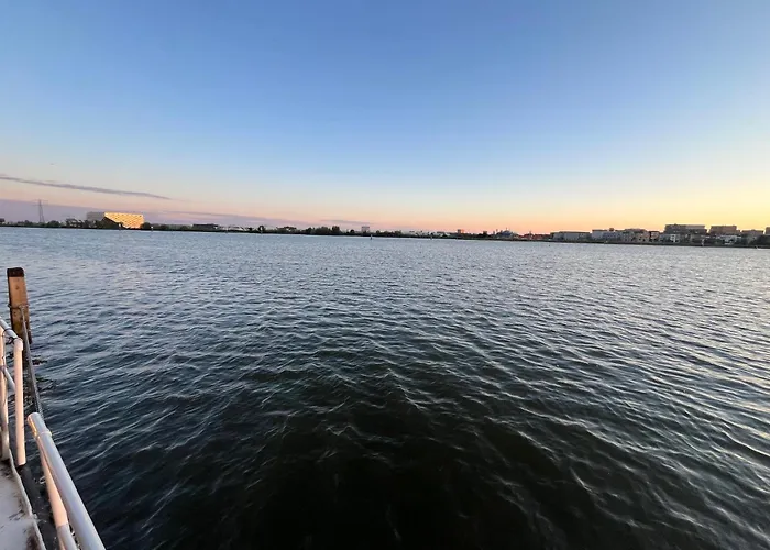 Casey's View House Boat Bed & Breakfast Amsterdam