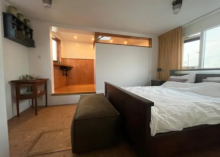 Bed & Breakfast Casey's View House Boat 4*