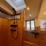 Frühstückspension Casey's View House Boat 4*
