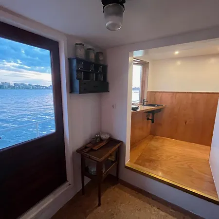Casey's View House Boat Panzió Amszterdam